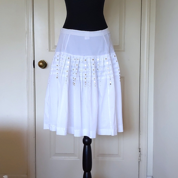 NWOT. 100% Cotton Fully Lined Skirt with gold and silver sparkling decorations. - Picture 7 of 7